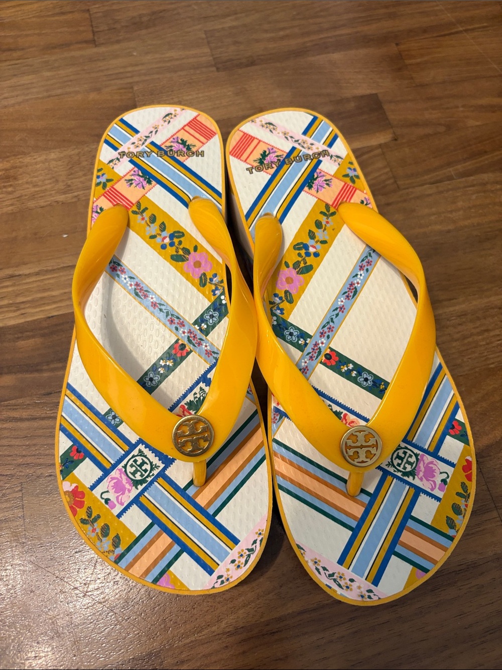 Tory Burch Yellow Floral Stripe Logo Flip Flops Never Worn